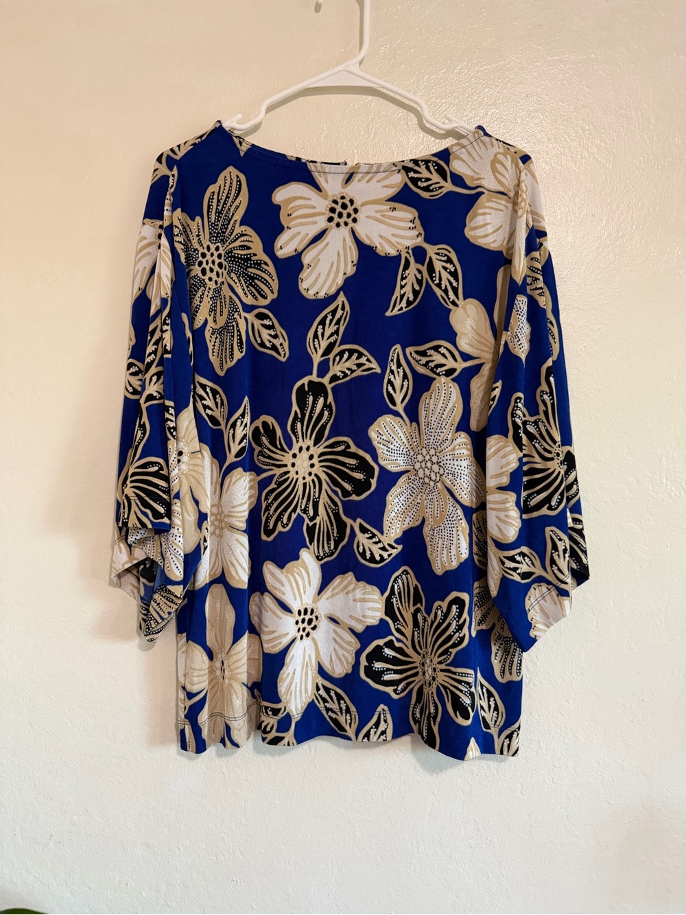 Chico’s Travelers Royal Blue Floral Print Top